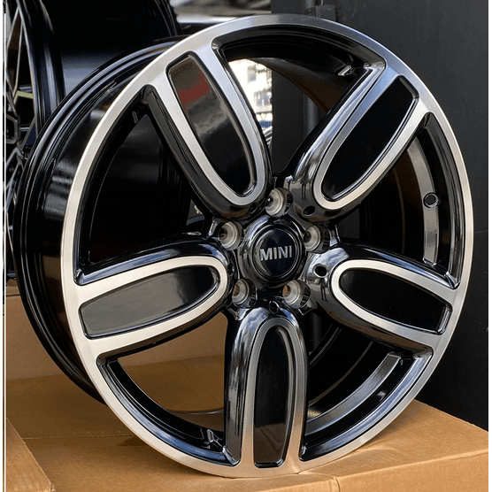 Jogo-roda-Mini-Cooper-JCW-Aro-18-Preta-Diamantada.1 Jogo-roda-Mini-Cooper-JCW-Aro-18-Preta-Diamantada.1